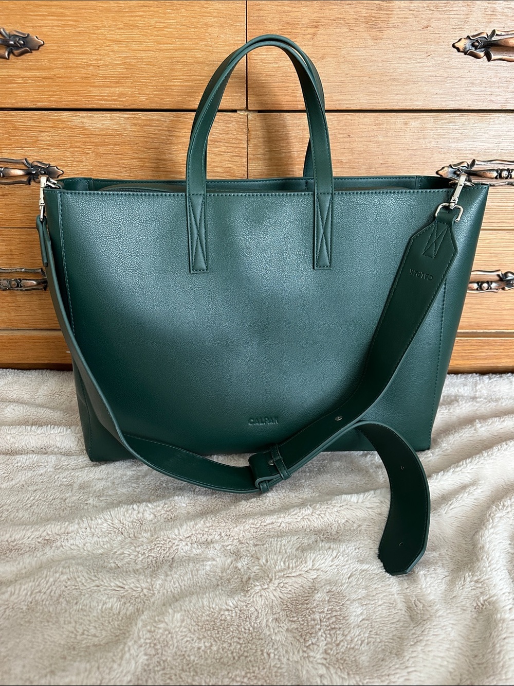 Calpak Haven 16" Laptop Tote Bag
in Forest